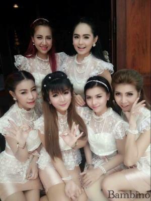 ชุดไทยเพื่อนเจ้าสาว เช่าที่แบมบี้ เวดดิ้ง ห้วยขวาง